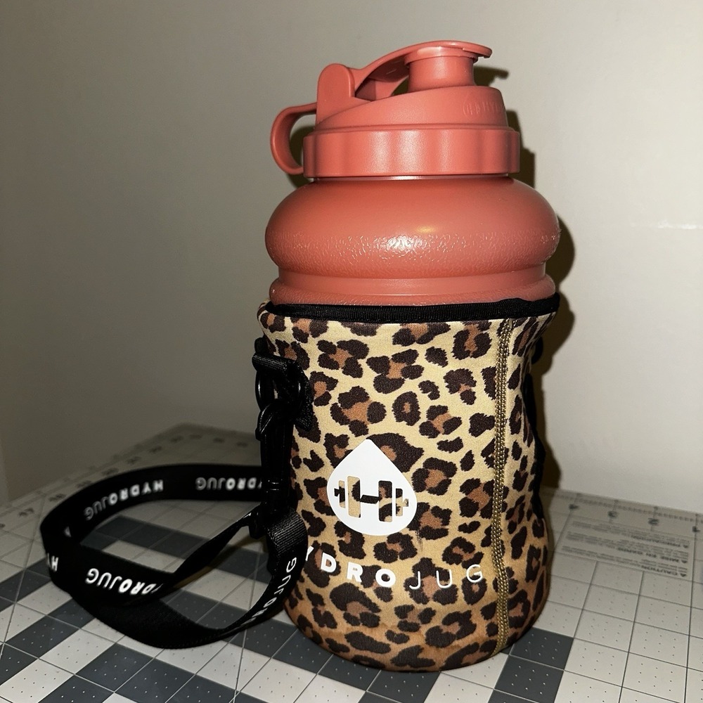 Hydro Jug Hydrojug Cheetah Leopard Blush Sleeve Strap Pink Half Gallon Water